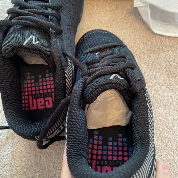 NWOT VARSITY BEAT DANCE SHOES AND BAG - Picture 8 of 13